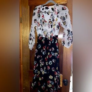 Beautiful Ann Taylor MIDI floral Dress size 2